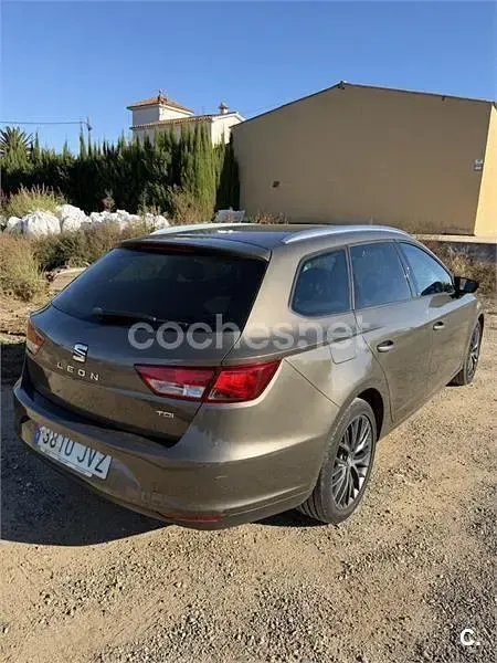 Usado Seat Leon ST CONNECT 110 CV (80 kW) 2017 Marrón Familiar
