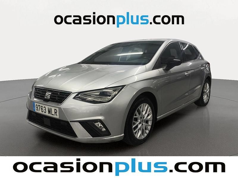 Gris plata Usado 2023 Seat Ibiza FR Utilitario | 15.446 € (Precio justo) - Imagen 1/4