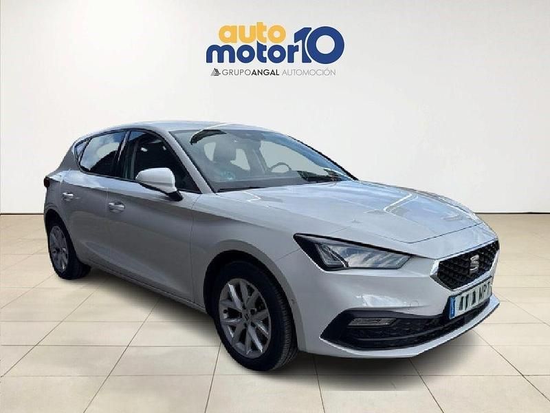 Usado Seat Leon Style 150 CV (110 kW) 2024 Blanco Berlina