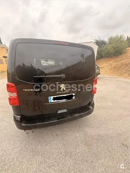 Usado Peugeot Traveller Allure 150 CV (110 kW) 2021 Negro Monovolumen