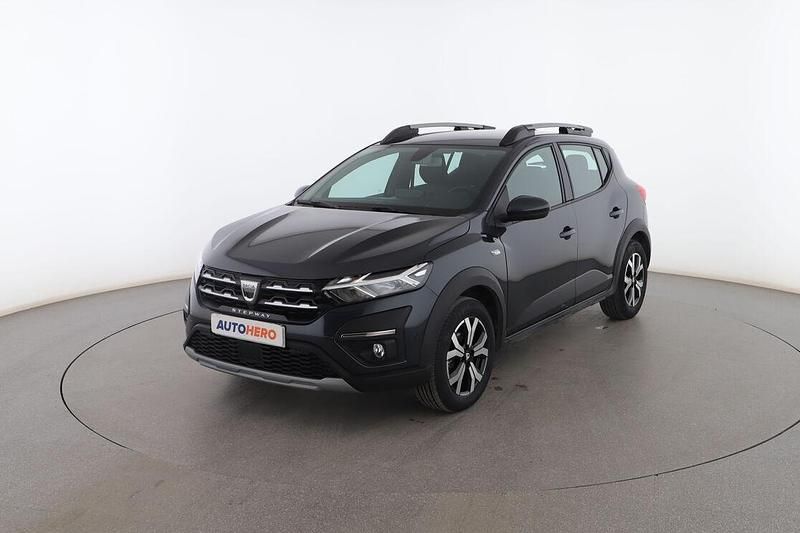 Gris Usado 2022 Dacia Sandero Comfort Utilitario | 16.699 € (Un poco caro) - Imagen 1/3