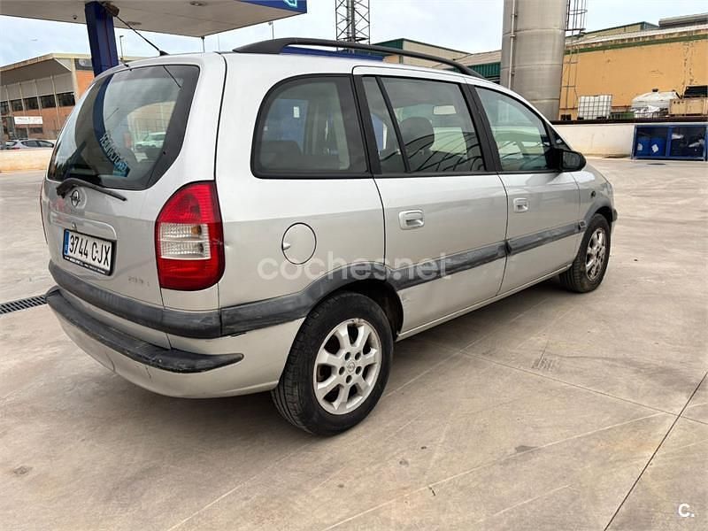 Usado Opel Zafira Comfort 100 CV (73 kW) 2004 Gris / plata Monovolumen