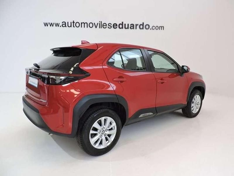 Usado Toyota Yaris Cross Business Edition 116 CV (85 kW) 2022 Rojo SUV