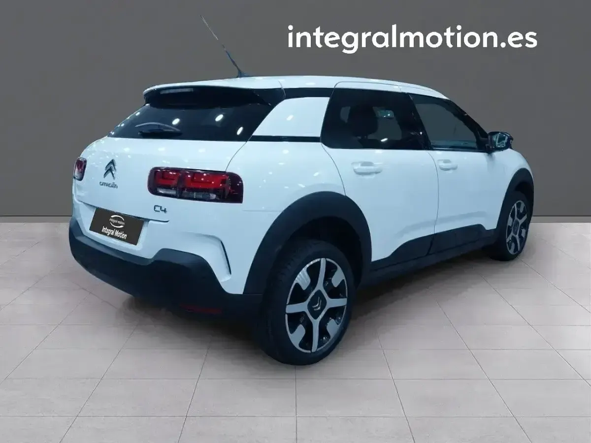 Usado Citroën C4 Cactus Shine 102 CV (75 kW) 2019 Blanco Utilitario