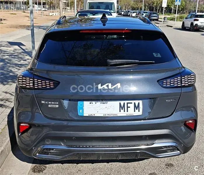 Usado Kia XCeed GT-Line 136 CV (100 kW) 2023 Gris / plata SUV