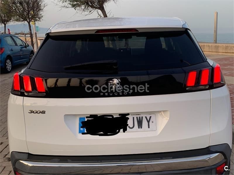 Usado Peugeot 3008 Active 120 CV (88 kW) 2017 Blanco SUV