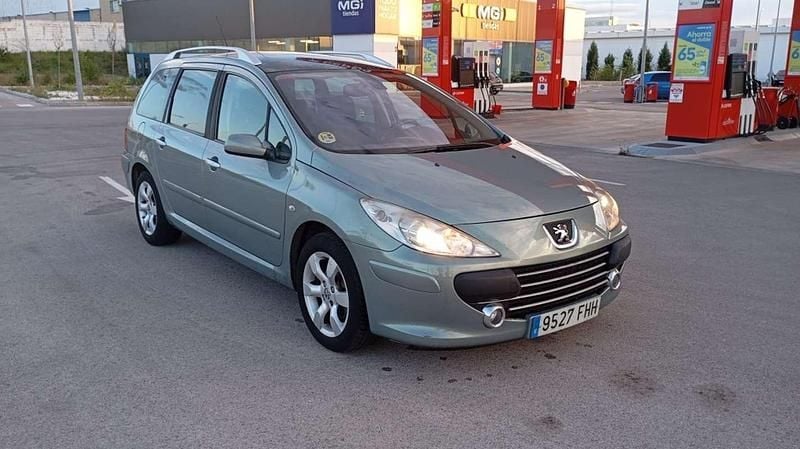Usado Peugeot 307 90 CV (66 kW) 2007 Gris Familiar