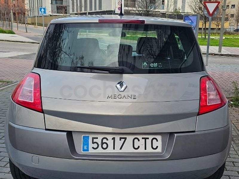 Usado Renault Mégane II Authentique 115 CV (84 kW) 2004 Gris / plata Berlina