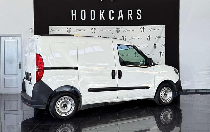 Usado Fiat 750 94 CV (69 kW) 2020 Blanco Berlina