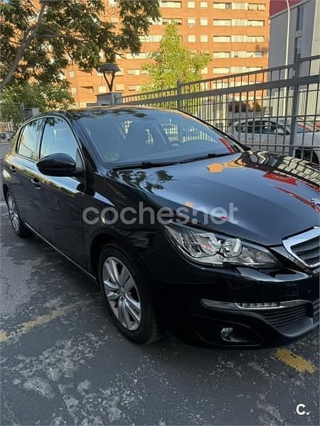 Usado Peugeot 308 GT-line 130 CV (95 kW) 2016 Negro Berlina