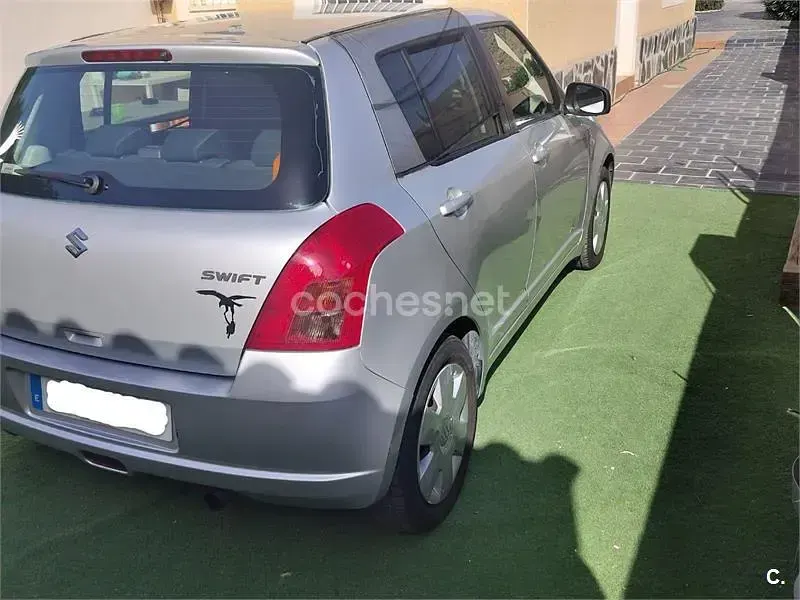 Usado Suzuki Swift GL 69 CV (50 kW) 2006 Gris / plata Utilitario