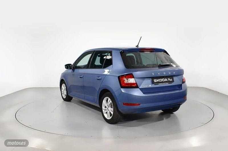 Azul Usado 2021 Skoda Fabia Ambition Utilitario | 14.800 € (Un poco caro) - Imagen 1/4