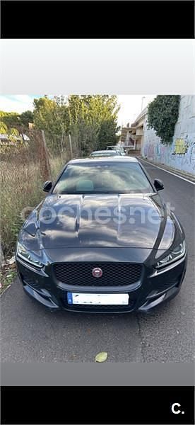 Usado Jaguar XE R-Sport 180 CV (132 kW) 2018 Negro Berlina