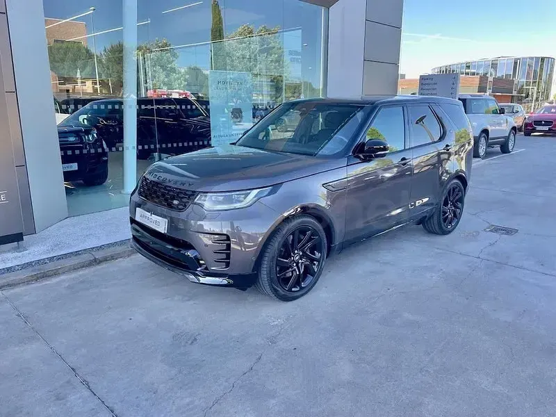 Usado Land Rover Discovery 5 SE Dynamic 350 CV (257 kW) 2025 Gris / plata SUV