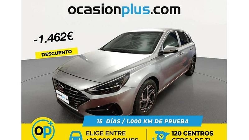 Usado Hyundai i30 120 CV (88 kW) 2022 Plateado Utilitario