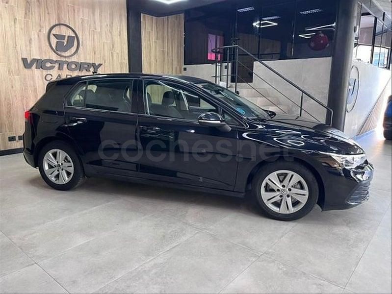 Usado VW Golf VIII Life 110 CV (80 kW) 2021 Negro Berlina