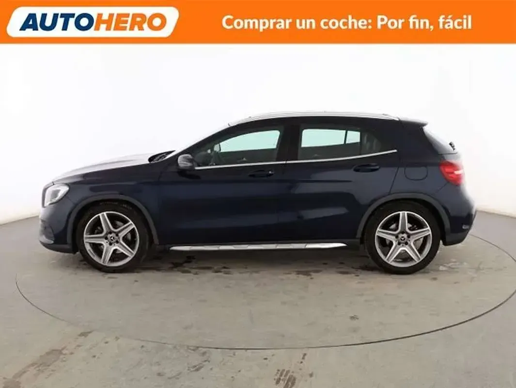 Usado Mercedes GLA250 AMG line 211 CV (155 kW) 2017 Azul SUV