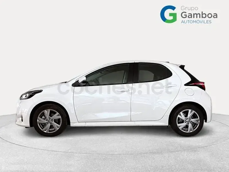Usado Toyota Yaris Hybrid Active 116 CV (85 kW) 2025 Blanco Berlina