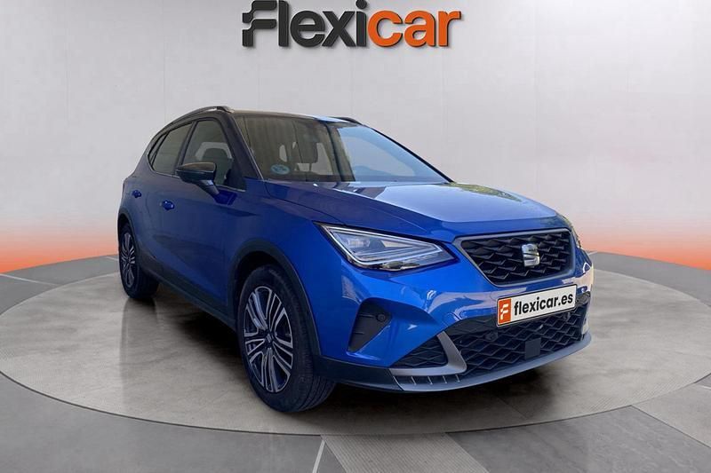 Azul Usado 2024 Seat Arona FR SUV | 19.290 € (Precio justo) - Imagen 1/4