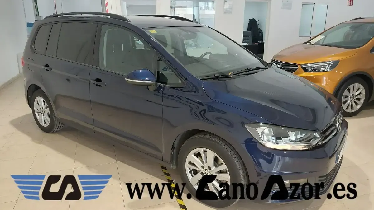Usado VW Touran Business 116 CV (85 kW) 2020 Azul Monovolumen