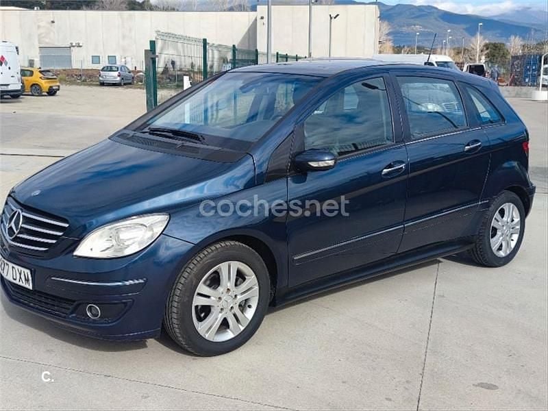 Usado Mercedes B200 136 CV (100 kW) 2006 Azul Monovolumen