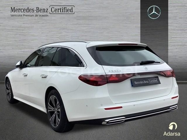 Usado Mercedes E220 197 CV (144 kW) 2025 Blanco Familiar