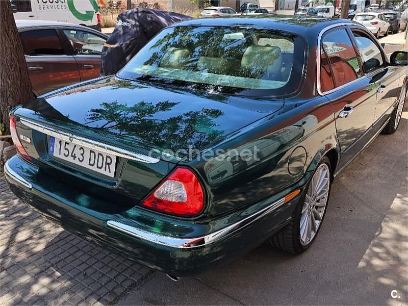 Usado Jaguar XJ8 Executive 298 CV (219 kW) 2004 Verde Berlina