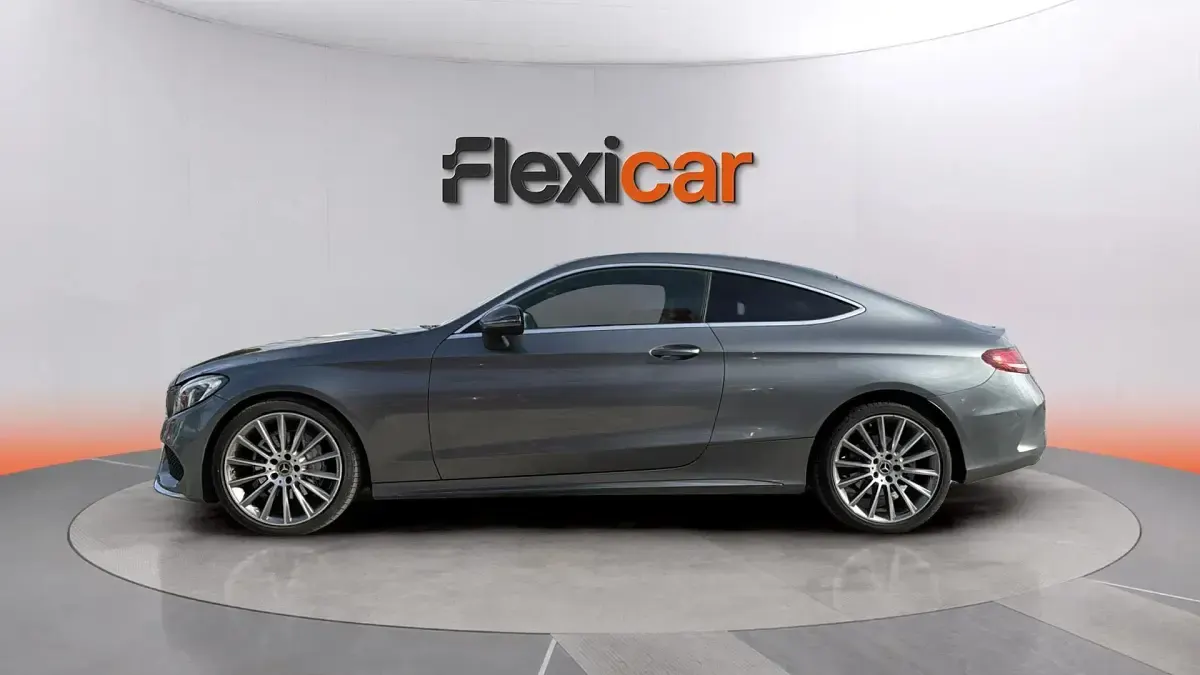 Usado Mercedes C220 170 CV (125 kW) 2018 Gris Coupe