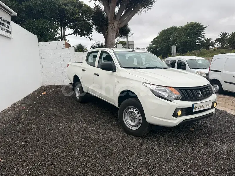 Usado Mitsubishi L200 154 CV (113 kW) 2017 Blanco Pickup/Camioneta