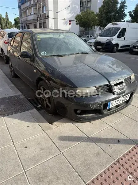 Usado Seat Leon Stella 105 CV (77 kW) 2004 Negro Utilitario