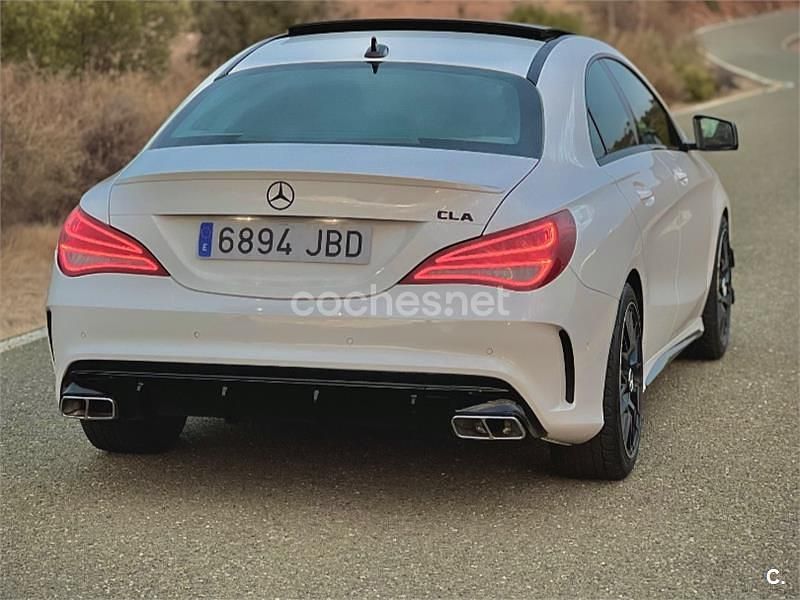Usado Mercedes CLA180 AMG line 122 CV (89 kW) 2015 Blanco Berlina