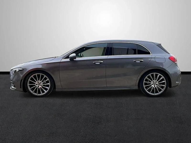 Usado Mercedes A200 163 CV (119 kW) 2019 Gris Utilitario