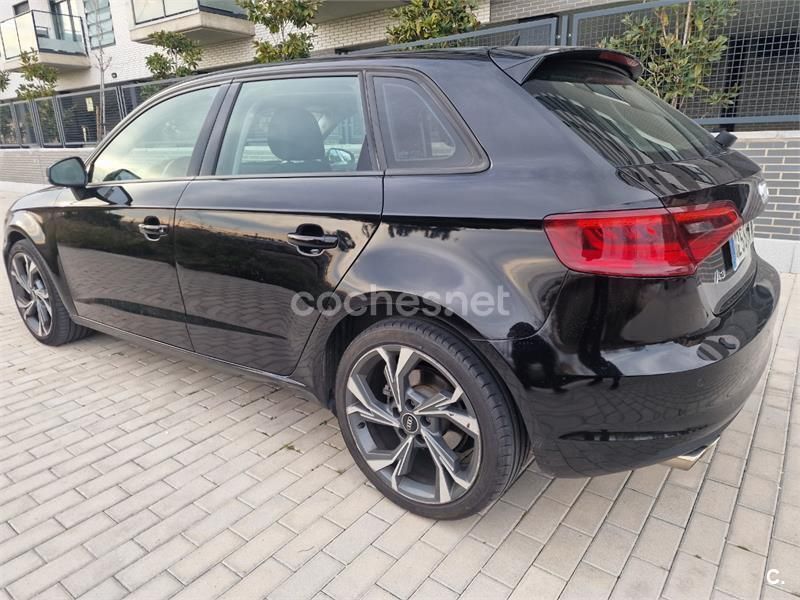 Negro Usado 2014 Audi A3 Attraction Berlina | 10.700 € (Buen precio) - Imagen 1/4