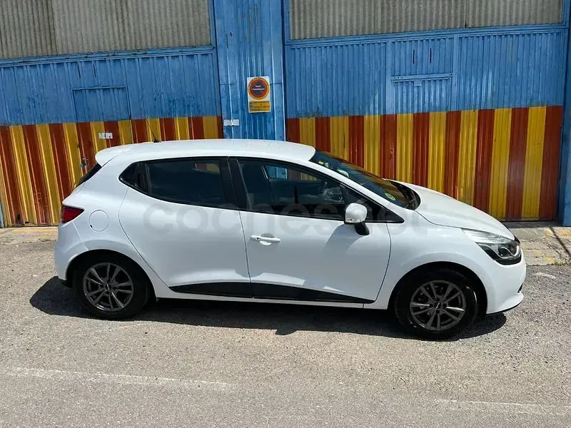 Usado Renault Clio IV Expression 90 CV (66 kW) 2014 Blanco Berlina