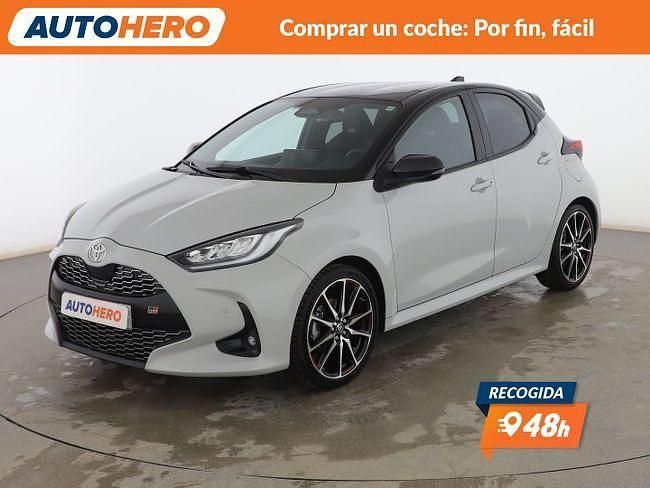Usado Toyota Yaris Hybrid Sport 131 CV (96 kW) 2024 Gris Berlina