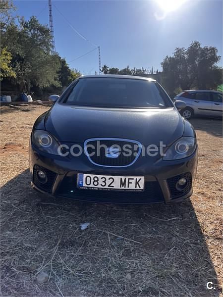 Negro Usado 2008 Seat Leon FR Berlina | 8000 € (Precio justo) - Imagen 1/4