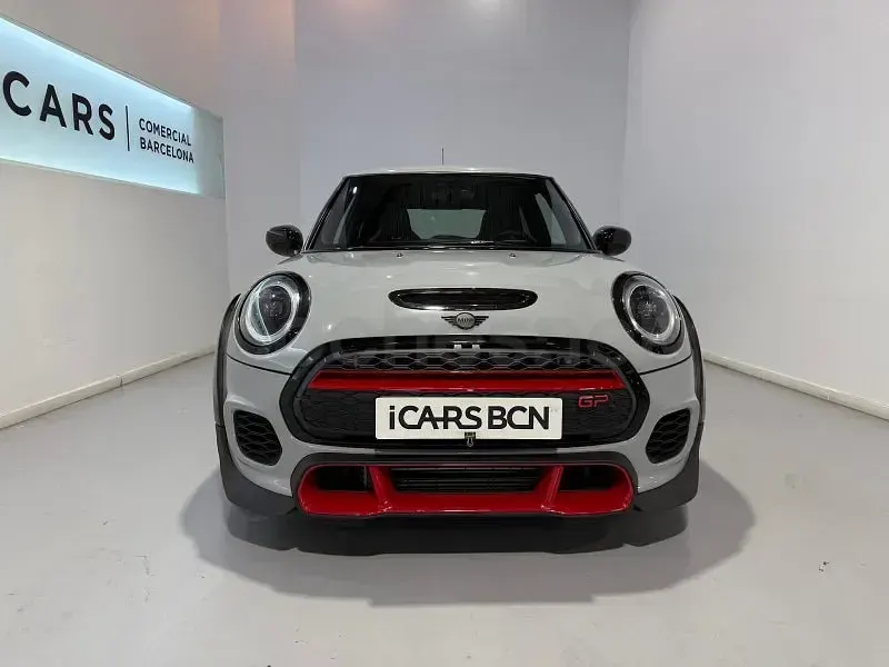Usado Mini John Cooper Works 306 CV (225 kW) 2020 Gris Utilitario