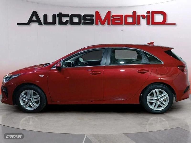 Usado Kia Ceed 120 CV (88 kW) 2021 Rojo Utilitario
