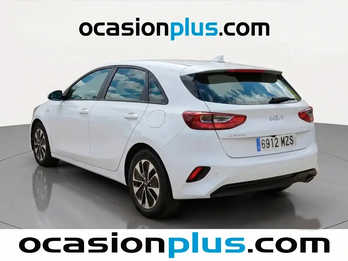 Usado Kia Ceed 100 CV (73 kW) 2025 Blanco Utilitario