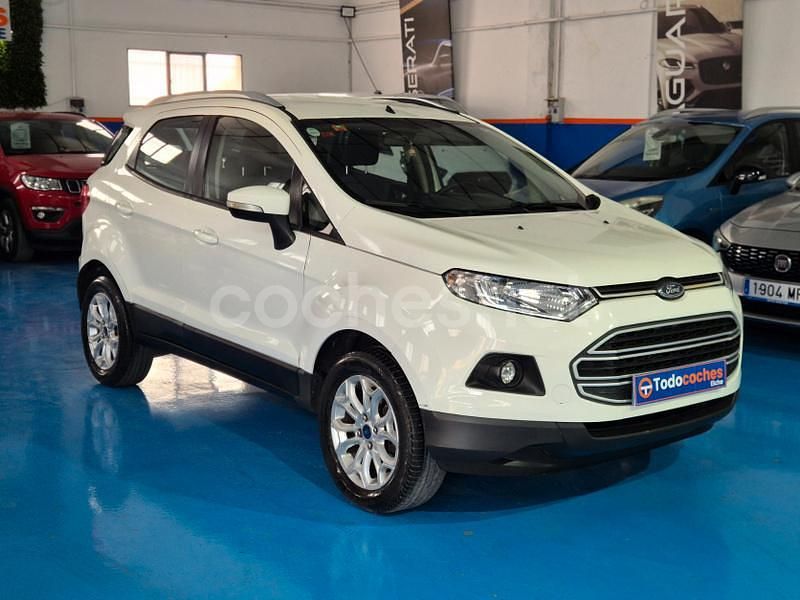 Usado Ford Ecosport Trend 112 CV (82 kW) 2017 Blanco SUV