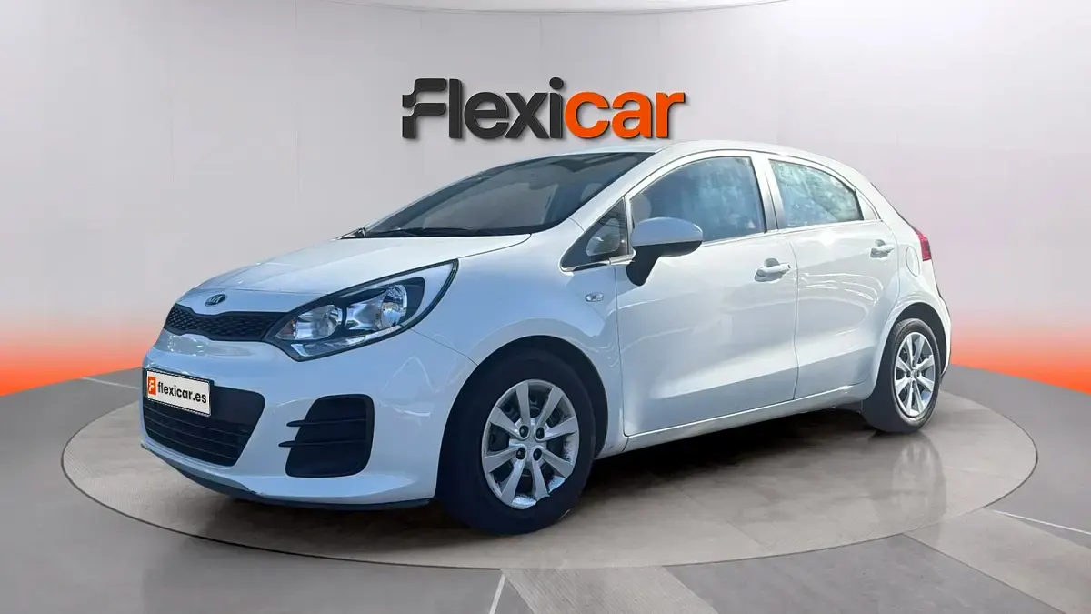 Usado Kia Rio 84 CV (61 kW) 2016 Blanco Utilitario
