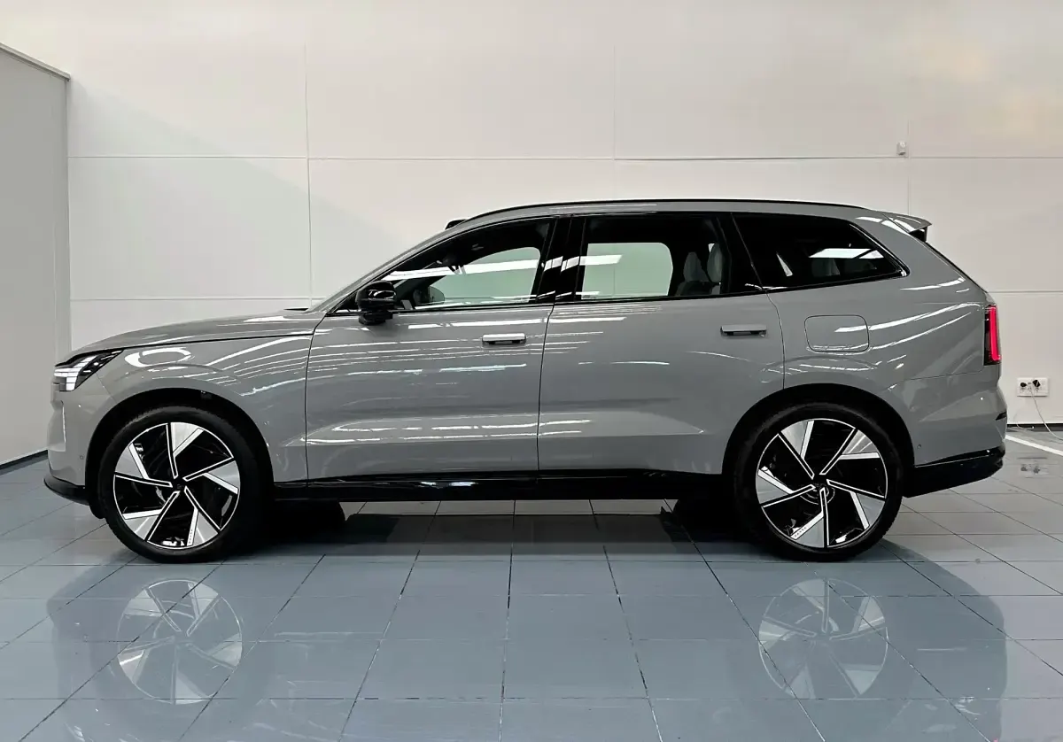 Nuevo Volvo EX90 Plus 330 kW (449 CV) 2026 Gris SUV