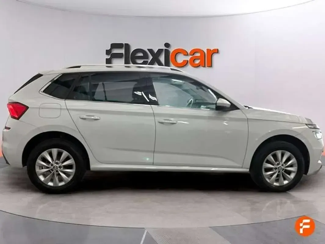 Usado Skoda Kamiq Monte Carlo 110 CV (80 kW) 2022 Blanco SUV