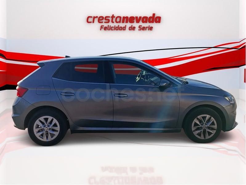Usado Skoda Fabia Selection 80 CV (58 kW) 2024 Gris / plata Utilitario