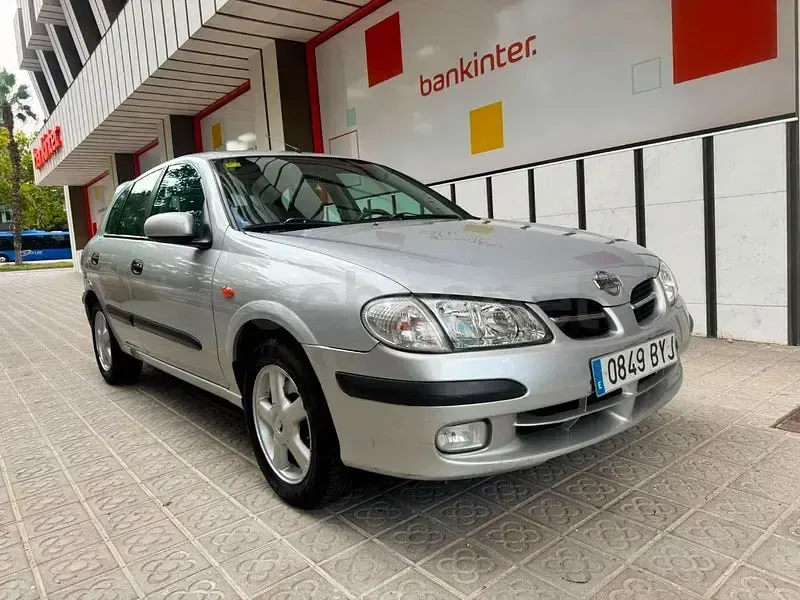 Usado Nissan Almera Comfort 114 CV (83 kW) 2002 Gris / plata Berlina