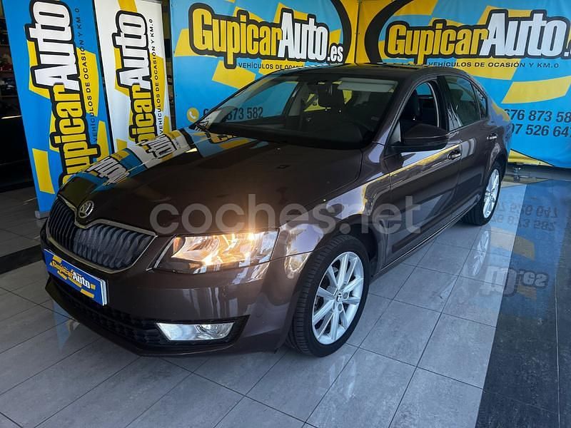Marrón Usado 2015 Skoda Octavia Active Berlina | 9900 € (Precio justo) - Imagen 1/4