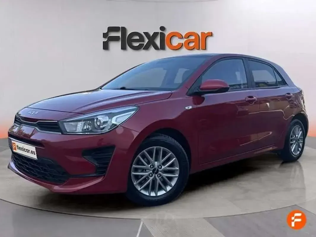 Usado Kia Rio 84 CV (61 kW) 2023 Burdeos Utilitario