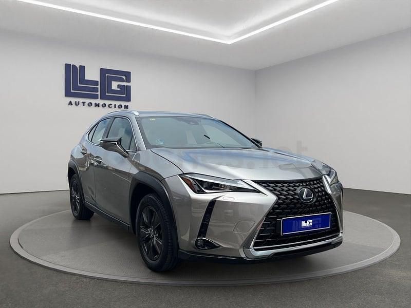 Usado Lexus UX Business Edition 184 CV (135 kW) 2019 Gris / plata SUV