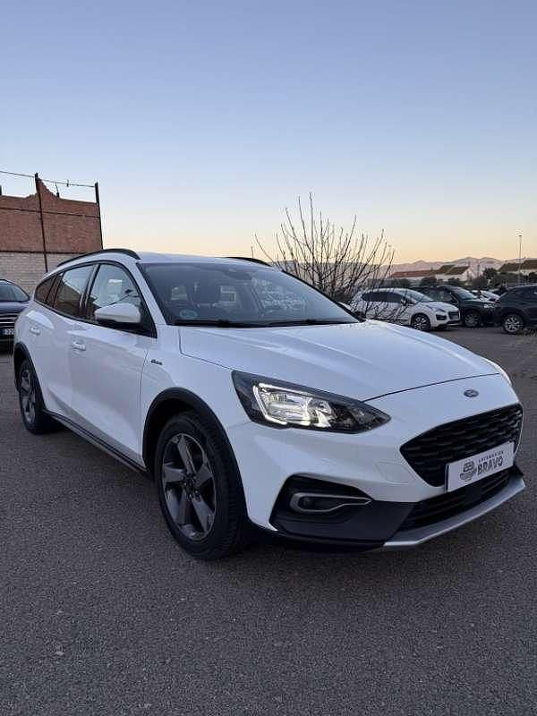 Usado Ford Focus Active 120 CV (88 kW) 2021 Blanco Familiar