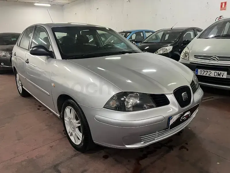 Usado Seat Ibiza 75 CV (55 kW) 2005 Gris / plata Utilitario